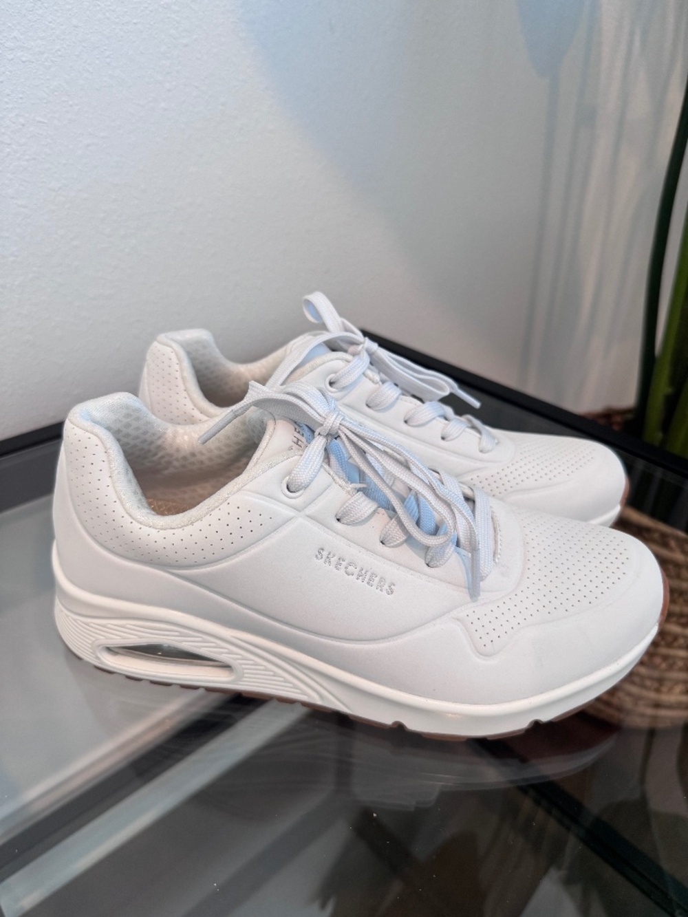 SKETCHERS Women’s UNO - Stand on Air Lace Up White Sneakers Size 10